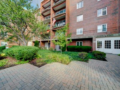515 N Main St #5-F, Glen Ellyn, IL, 60137