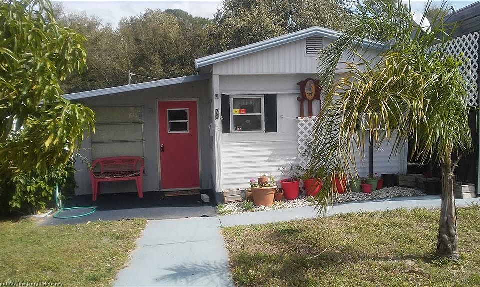1st image of 70 Lake Gardens Dr