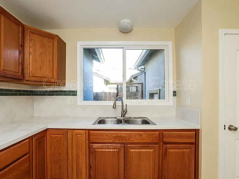 355 12th St #355 — Photo 9