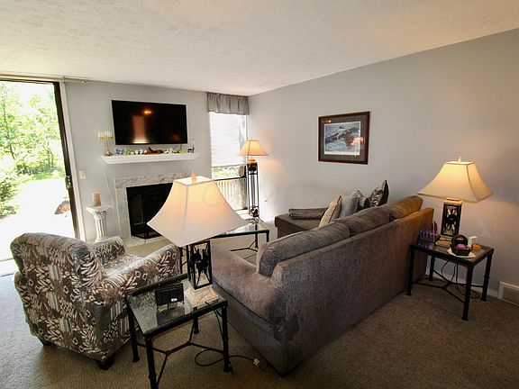 4th image of 5083 Chuckleberry Ln #9
