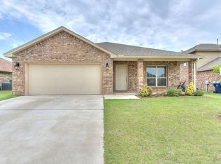 9809 Allie Hope Ln, Yukon, OK 73099