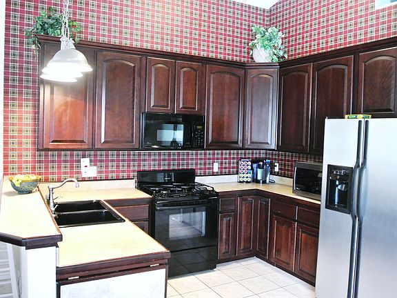 42 in Cherry Kitchen Cabs
