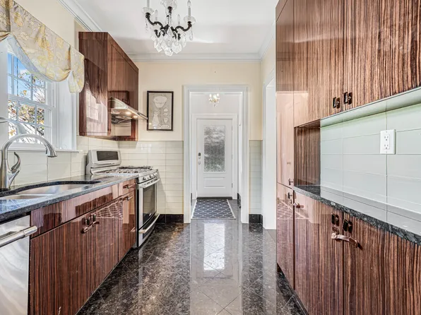 32-15 Murray Lane image 8 of 28