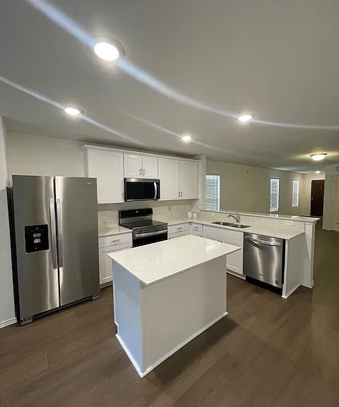 1005 Clear Dusk Ln — Photo 1