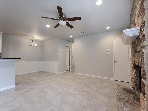 2nd image of 9801 Hundred Oaks Cir #A