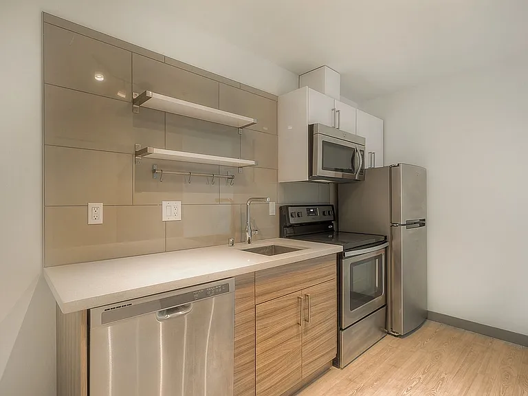 Helene Apartments — Photo 61