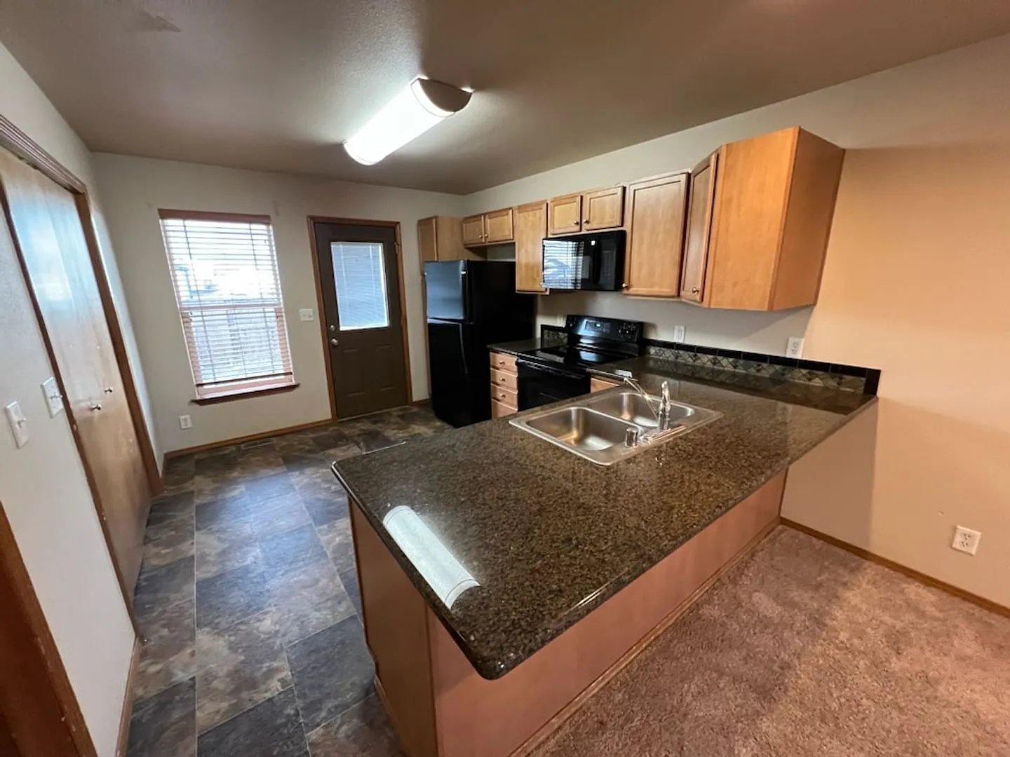 435 E Street NE — Photo 4