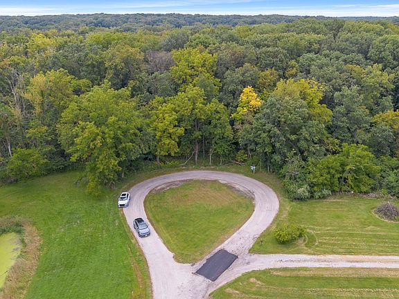 3rd image of 2220 Anne Ln