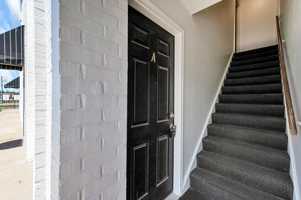 1 bed, 450 sqft, $1,750 — Photo 3
