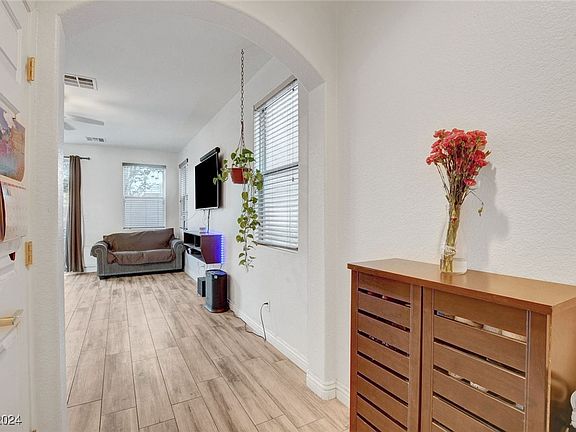 5th image of 5975 Varese Dr