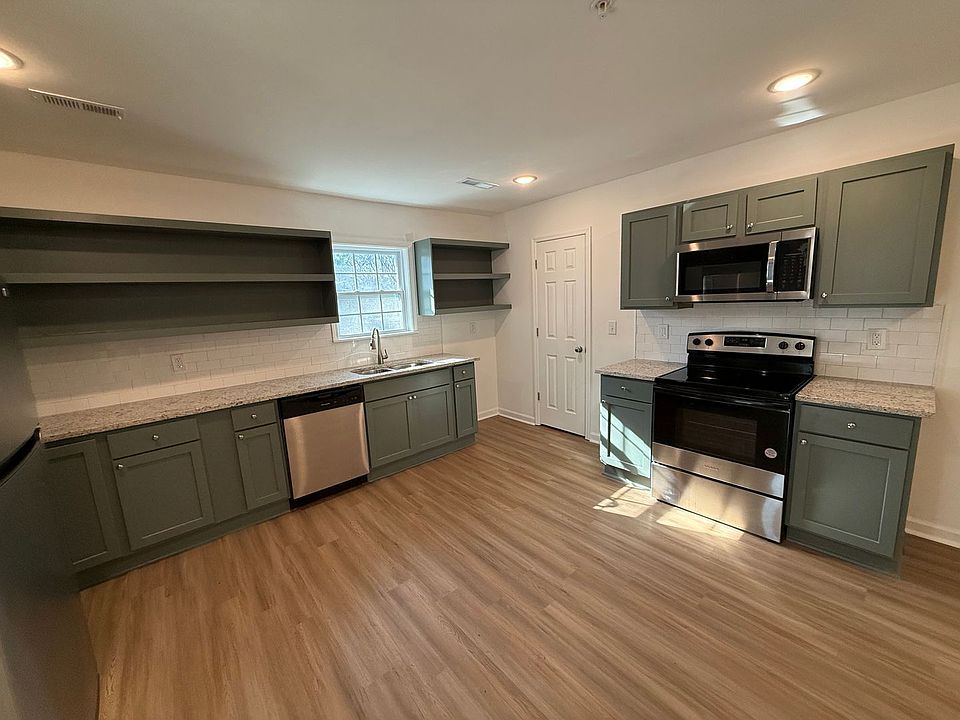 1st image of 208 Meadow St #C