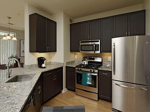 3rd image of 1556 Onyx Dr Unit 107