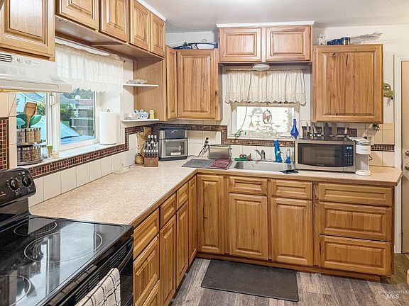 4th image of 3411 8th St