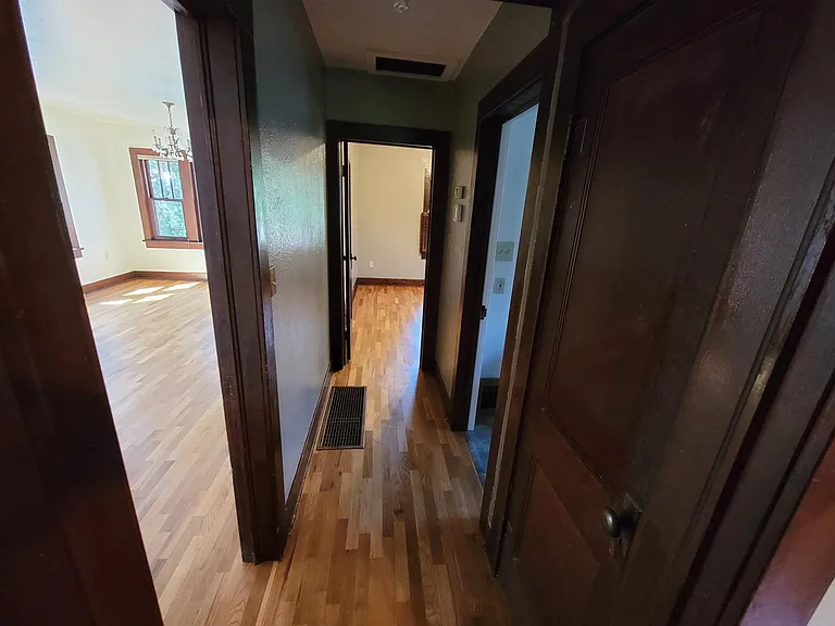 1225 Custer Ave — Photo 14
