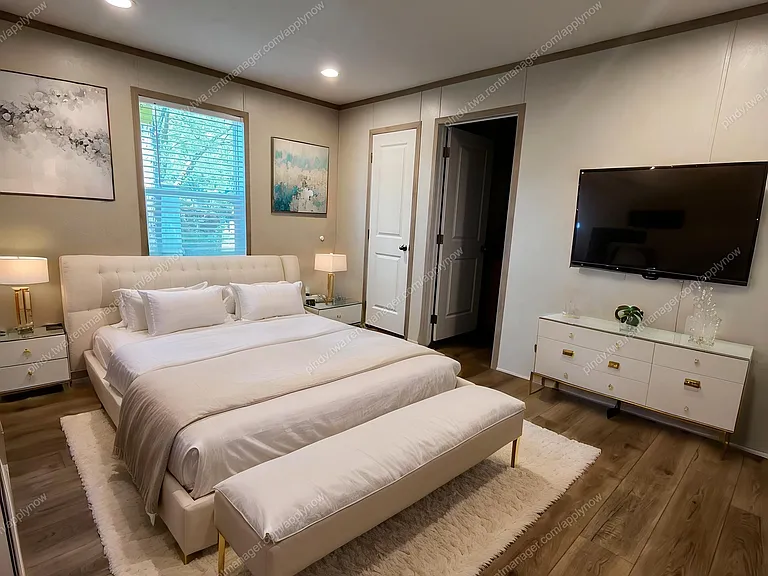 7216 Leaf Cir #123 — Photo 4