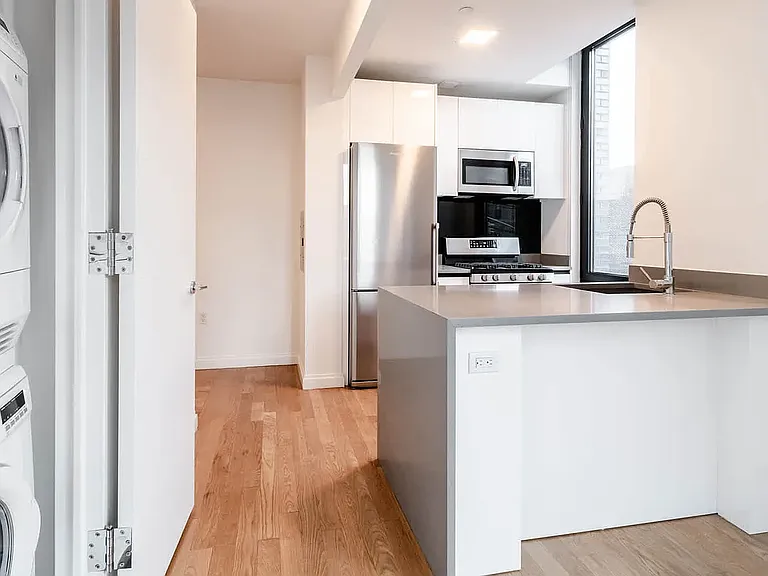 239 N 9th St #E201 — Photo 15