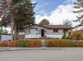 9843 E Auburn Rd SE, Calgary, AB T2J 1C9