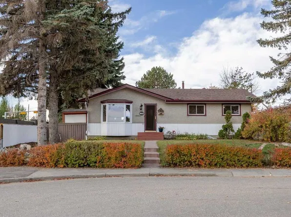 9843 E Auburn Rd SE, Calgary, AB T2J 1C9