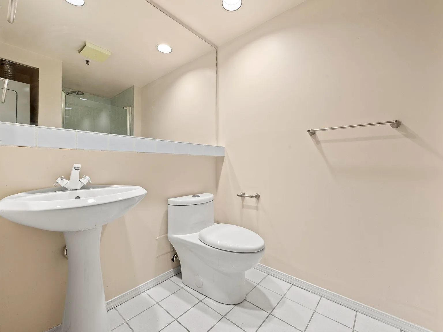 3 bed, 1287 sqft, $3,000 — Photo 4