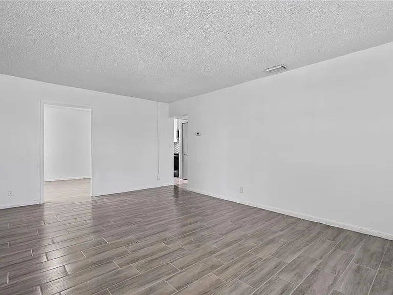 3100 Coral Springs Dr — Photo 10