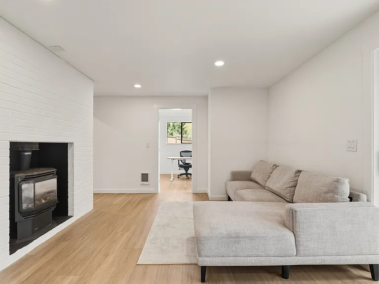 1366 SE High Ridge Ct — Photo 22