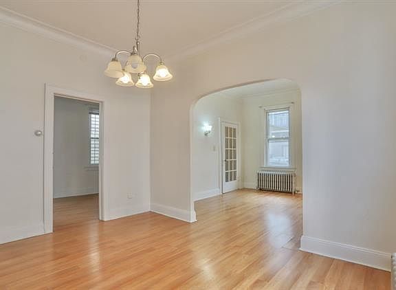 5th image of 166 Saint Paul Ave