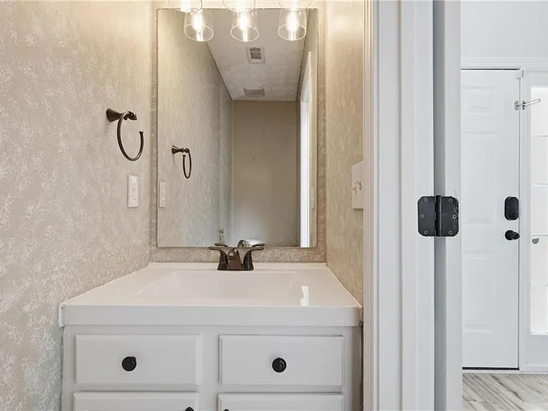 1409 Chardin Dr — Photo 15