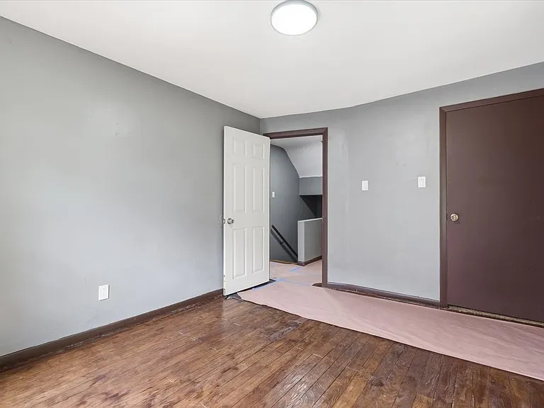 142 Western Ave — Photo 23