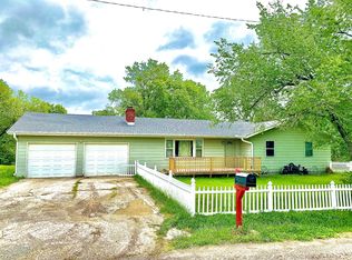 240 S College Ave, Princeton, MO 64673