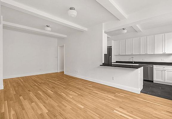 3rd image of 12 E 86th St APT 1621