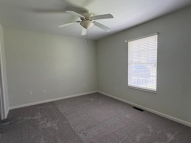 113 Greystone Way — Photo 14