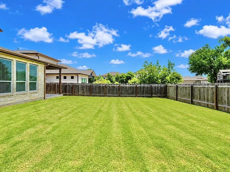7107 Calpe Dr — Photo 24