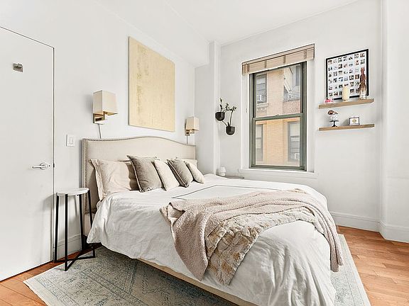 4th image of 120 Greenwich St APT 9G