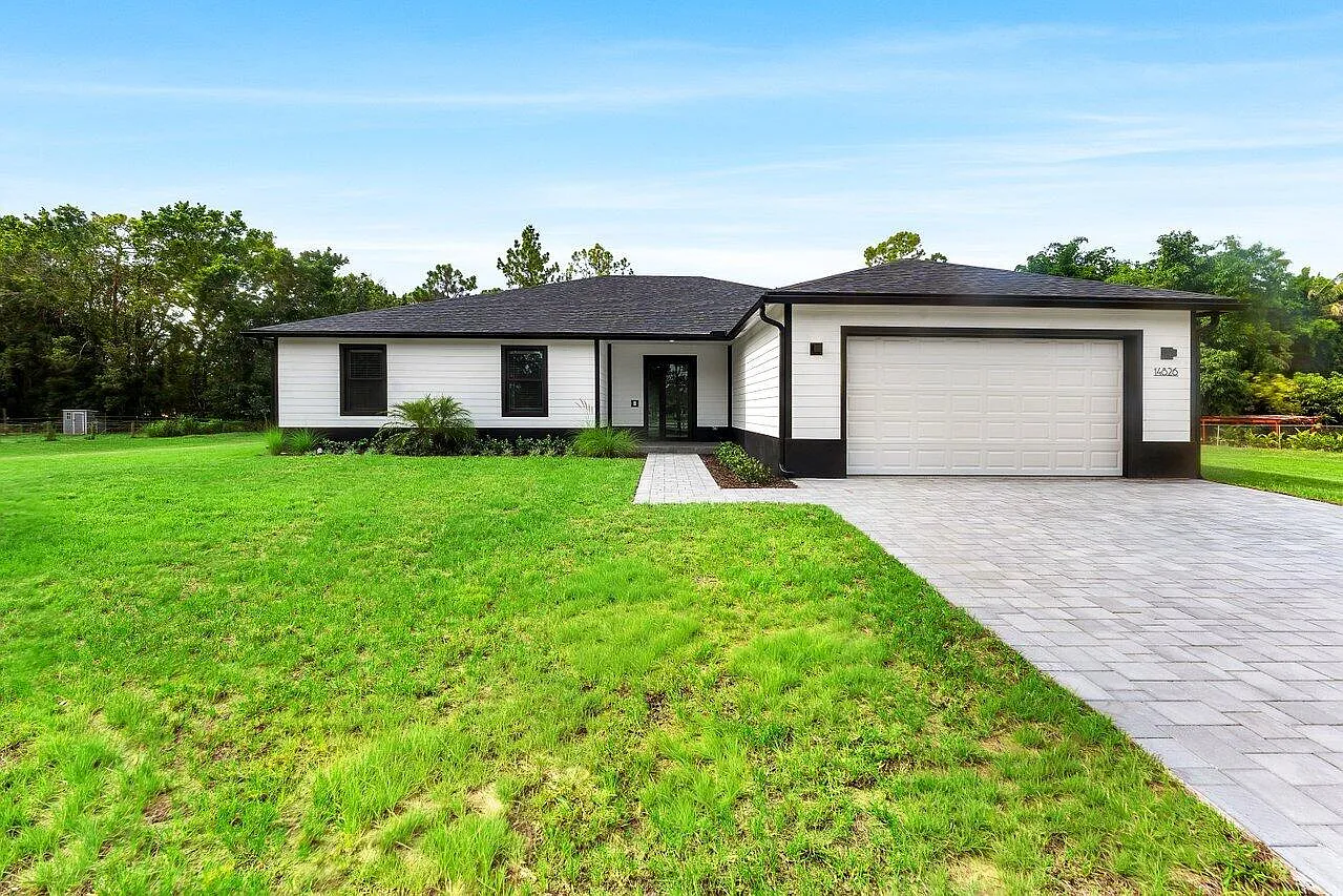 4 bed, 2.0 bath, 2298 sqft, $3,900 — Photo 1