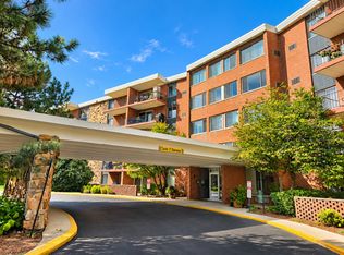 16 E Old Willow Rd APT 304S, Prospect Heights, IL 60070
