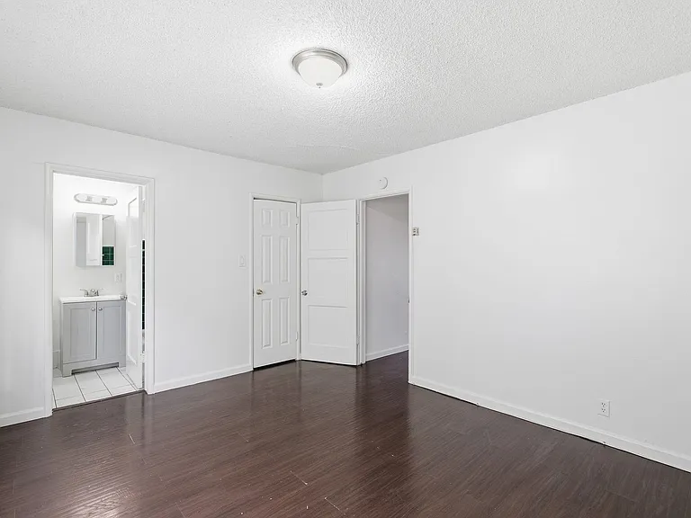 1425 Cedar Ave — Photo 7