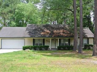 3813 Honeysuckle Dr, Valdosta, GA 31605