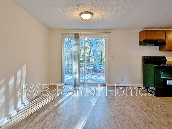 3rd image of 7437 Dostie Dr E