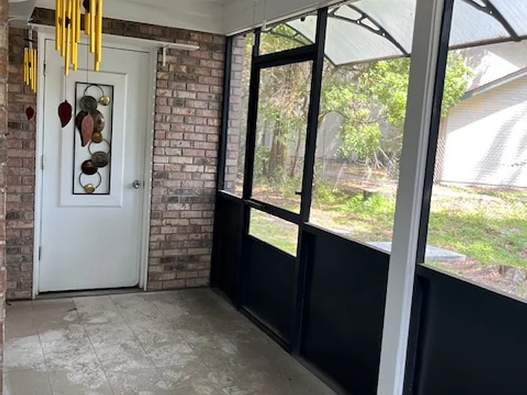 1734 Foxhall Cir — Photo 16