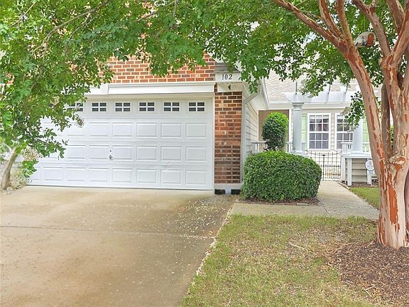 3rd image of 102 Lands End Ln
