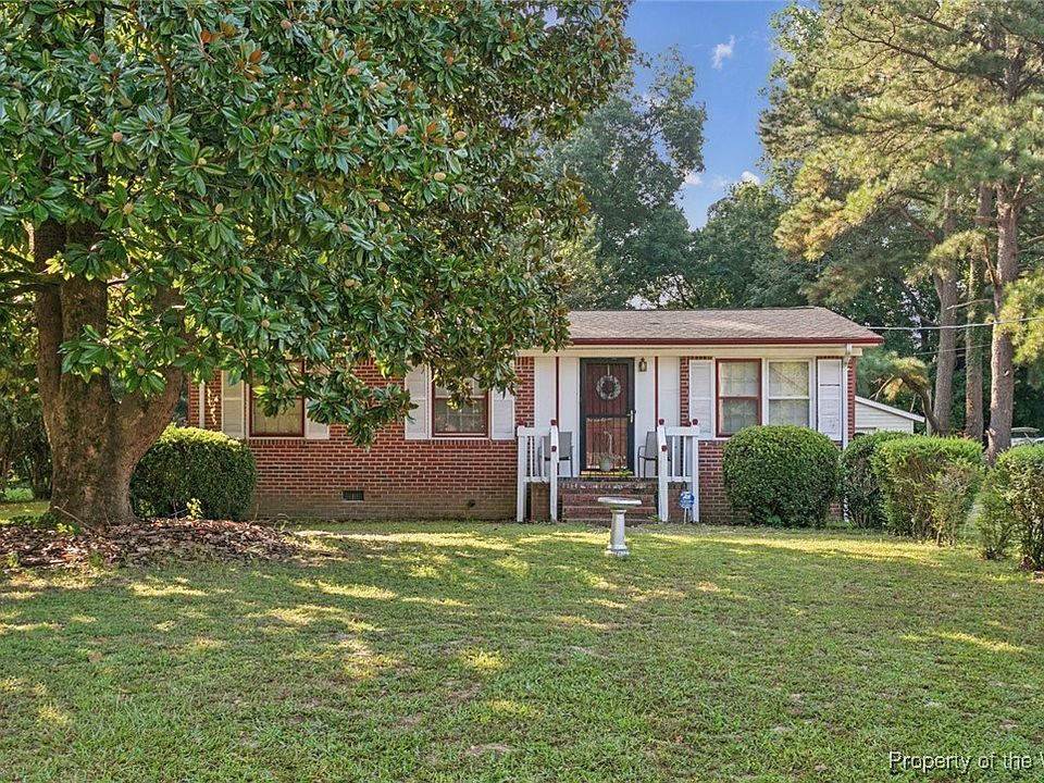 1st image of 205 Pinehurst Dr