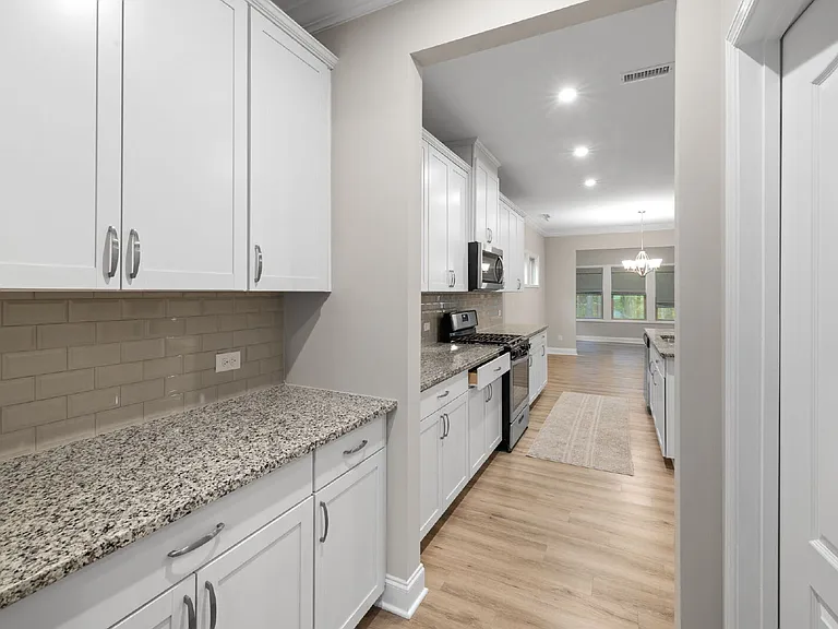 1021 Talbot Pl — Photo 5