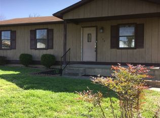 104 Wintergreen Dr, Radcliff, KY 40160