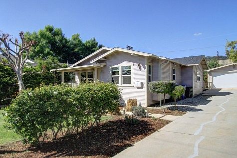 3rd image of 1587 Waldran Ave