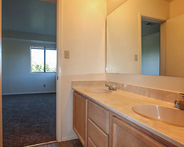 240 S McCormick St — Photo 11