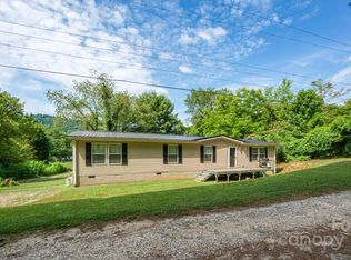 2418 E Morningside Dr, Hendersonville, NC 28791