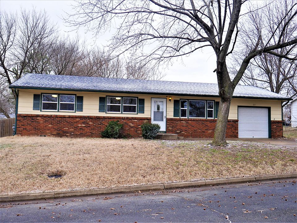1st image of 621 W Plumb St
