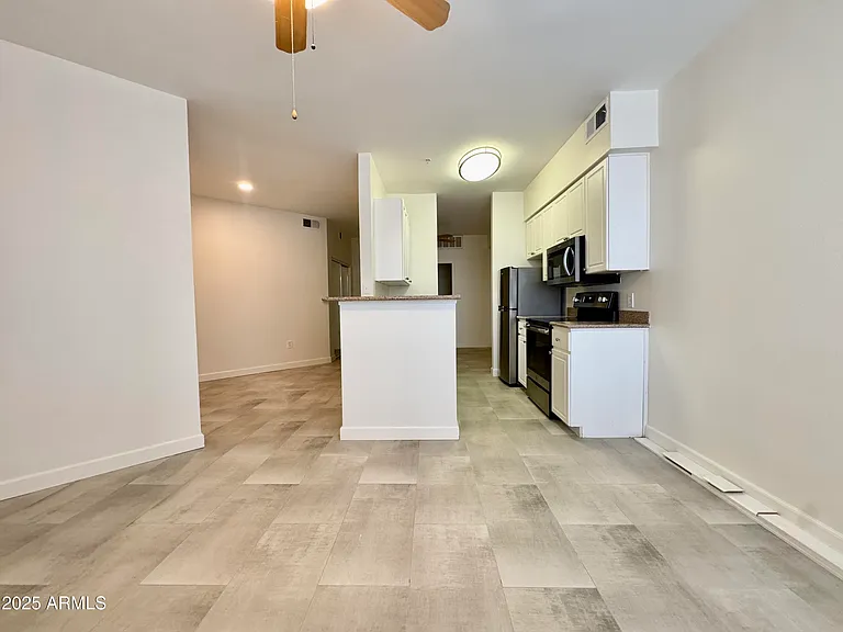 1701 E Colter St #110 — Photo 3