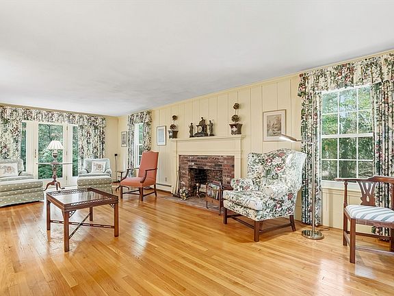 5th image of 18 Coolidge Rd