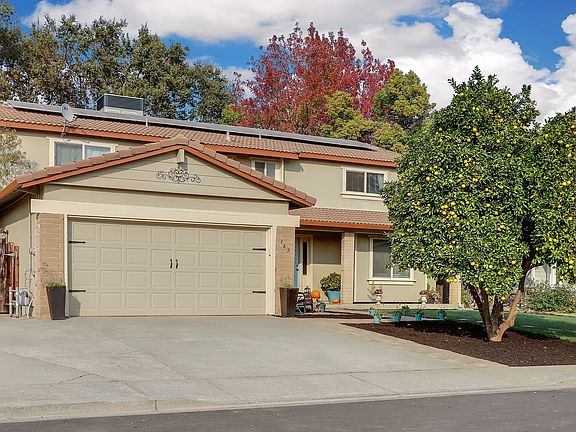 3rd image of 162 Hawthorn Ct